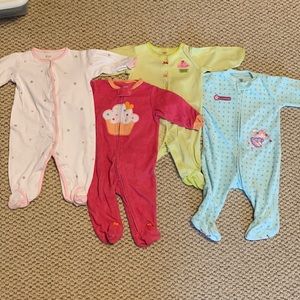 Bundle of 4 Carters Footed sleepers size 6 months